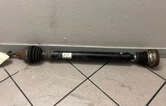 Volkswagen Beetle A5 Front driveshaft 5C0407272J