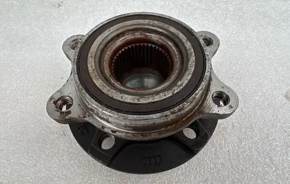 Audi A7 S7 4G Front wheel bearing hub 8k0407615r