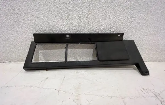 BMW 5 E28 Dashboard center trim panel 1879533 1367925