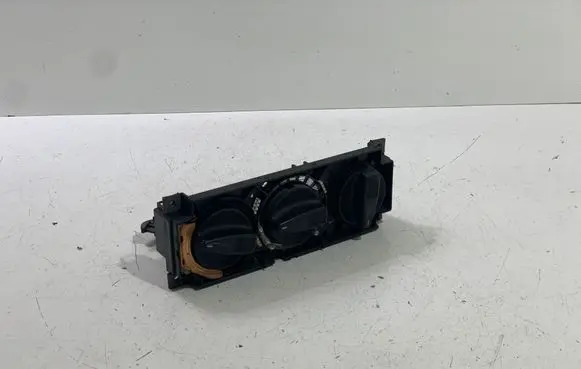 Volkswagen Golf III Climate control unit 1H0819045C