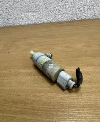 Mercedes-Benz E W210 Windscreen/windshield washer pump A0345455328 D7638