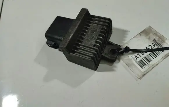 Nissan Note (E11) Glow plug pre-heat relay 7700115078