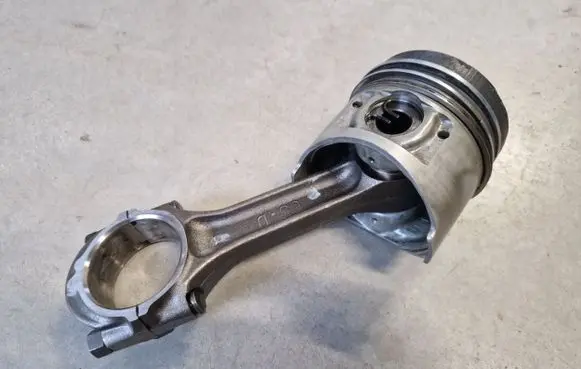 Mitsubishi Pajero Sport I Piston with connecting rod