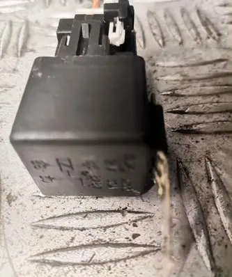 Hyundai Accent Hazard warning light relay 3916022030