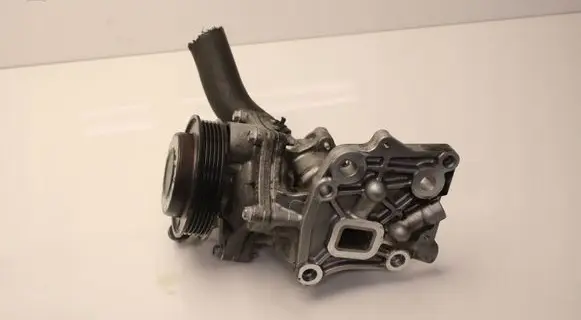 Opel Astra K Water pump 12635767