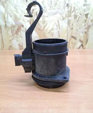 Volvo V60 Mass air flow meter 30677999