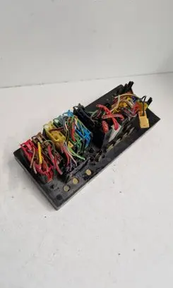 Audi 80 90 S2 B4 Fuse module 443941822B