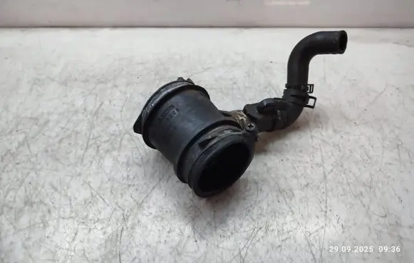Air intake hose/pipe
