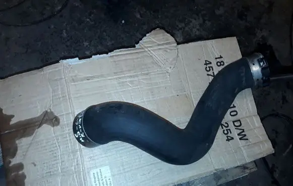 Mercedes-Benz C W204 Intercooler hose/pipe 2045282582