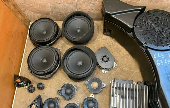 Mercedes-Benz CLS C218 X218 Audio system kit A2128202202 A2189009403