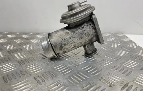 BMW 3 E90 E91 EGR valve 7792077 70051200