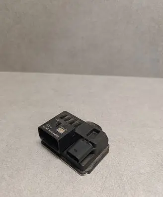 Glow plug pre-heat relay