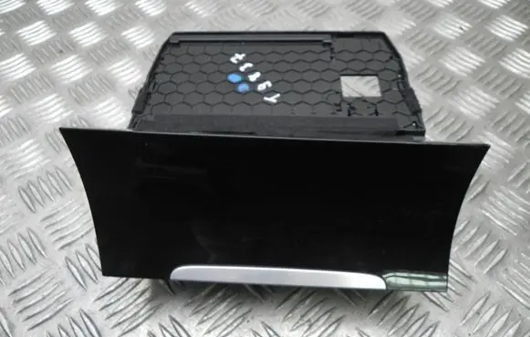 Volkswagen Golf VII Glove box set 5Q1863391J T9837