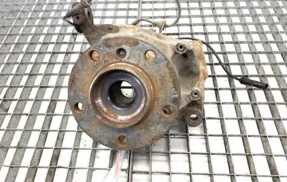 BMW X3 F25 Front wheel hub spindle knuckle 