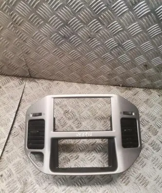Mitsubishi Pajero Radio/GPS head unit trim mr456371