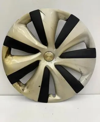 Tesla Model Y R19 wheel hub/cap/trim 104423500B