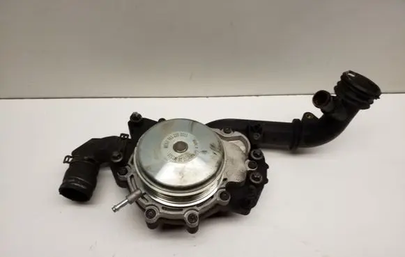 Mercedes-Benz E W212 Water pump A6512001901
