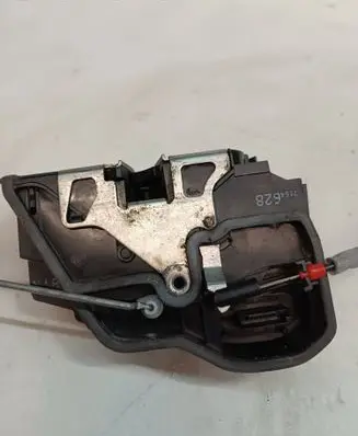 BMW 5 E60 E61 Front door lock 7154628