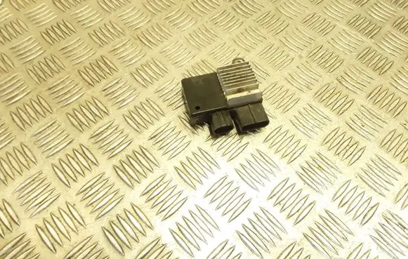 Coolant fan relay