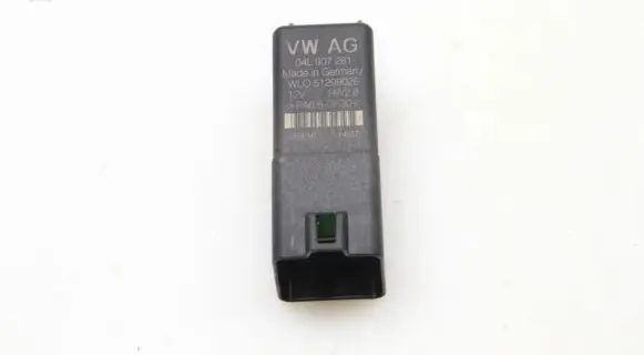 Volkswagen Tiguan Glow plug pre-heat relay 04L907281