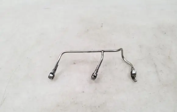 Subaru Outback Fuel injector supply line/pipe 