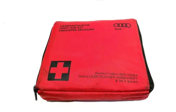 Audi A6 S6 C7 4G First aid kit 8P0860282A