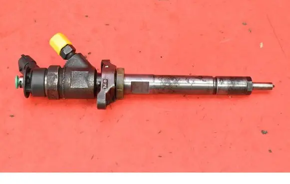 Peugeot 407 Fuel injector 0445110297