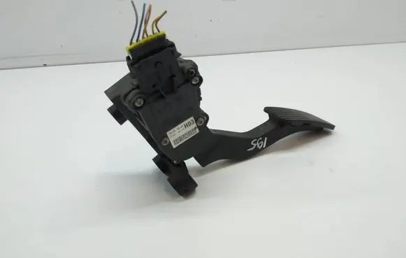 Hyundai i30 Accelerator throttle pedal 32700XXXXX