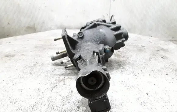 Gearbox transfer box case