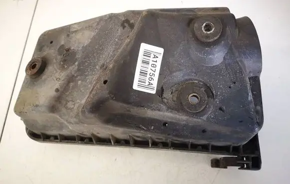 Toyota Corolla E120 E130 Air filter box 177010G010