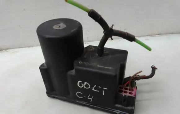 Audi 100 S4 C4 Central locking vacuum pump 4A0862257A