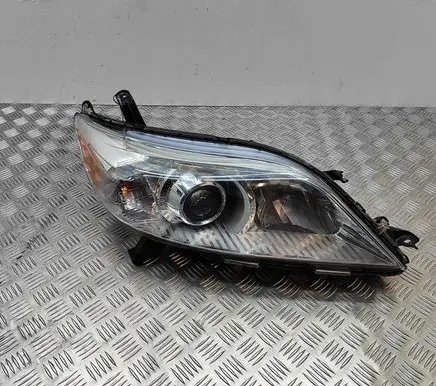 Toyota Sienna XL30 III Headlight/headlamp