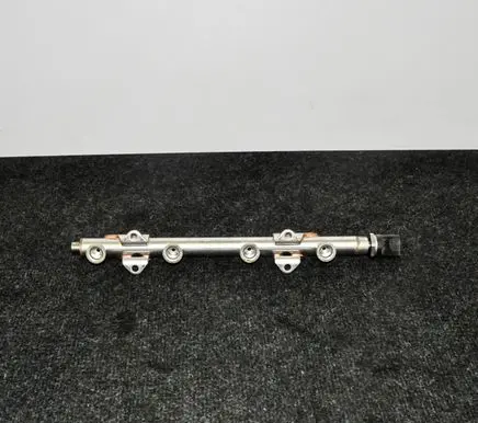 Volkswagen Jetta VI Fuel main line pipe 04E133320D
