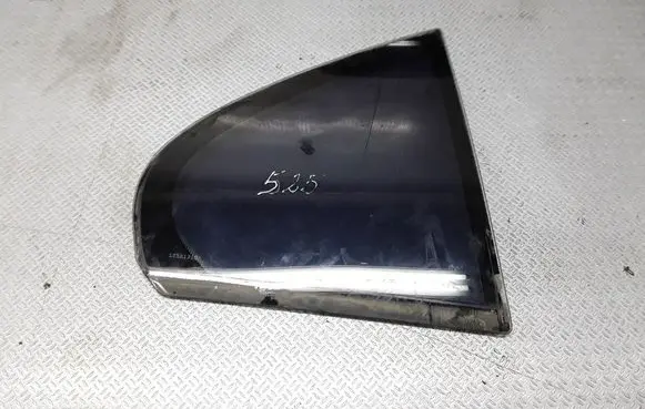 BMW 5 E39 Rear vent window glass 