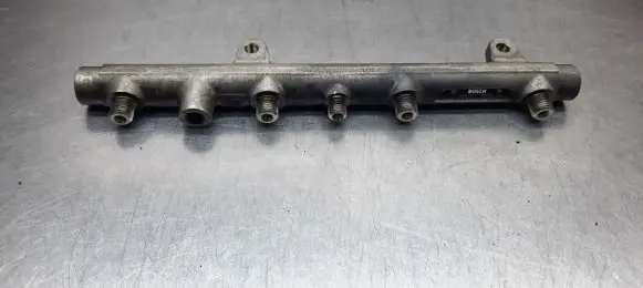 Renault Scenic I Fuel injector supply line/pipe 7700111013
