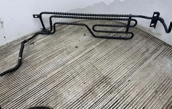 Mercedes-Benz C AMG W204 Power steering radiator A2044600143