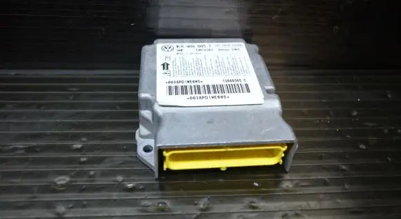 Volkswagen Golf Plus Airbag control unit/module 1K0909605T