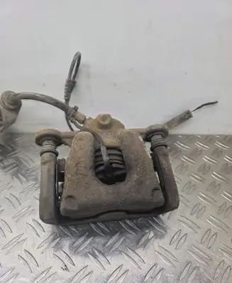 BMW 1 E81 E87 Front brake caliper 1045B02