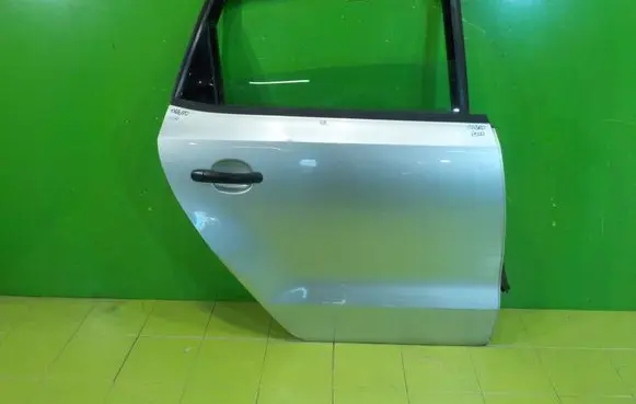 Volkswagen Polo V 6R Rear door 17AB110