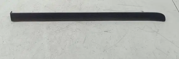 Dashboard glove box trim