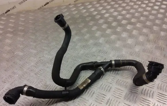 BMW 4 F32 F33 Engine coolant pipe/hose 7609532