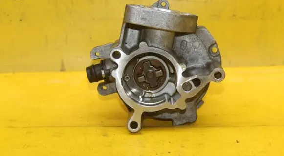 Seat Leon (5F) Vacuum pump 06K145100AE