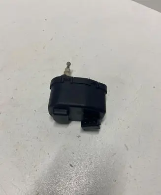 Volkswagen PASSAT B4 Headlight level adjustment motor 00437546