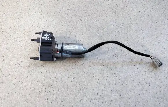Mercedes-Benz SL R230 Seat adjustment motor 2158200542