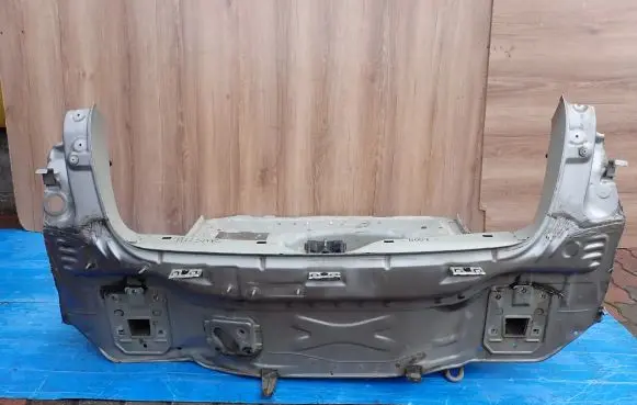 Nissan Pulsar Rear bodywork 