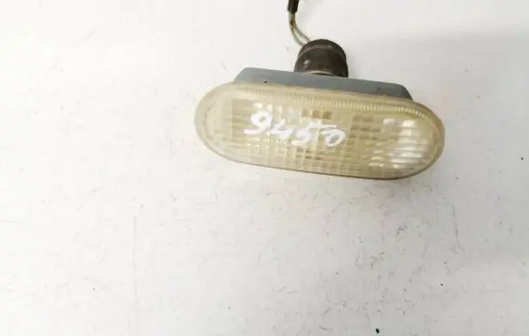 Volkswagen PASSAT B5 Front fender indicator light 1j5949117