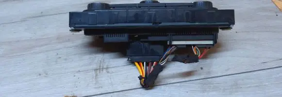 Skoda Octavia Mk2 (1Z) Climate control unit 3t0820047h 5HB00975220