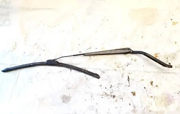 Ford Fusion Front wiper blade arm