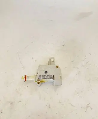 Audi A6 S6 C6 4F Glove box lock 3B0959782A