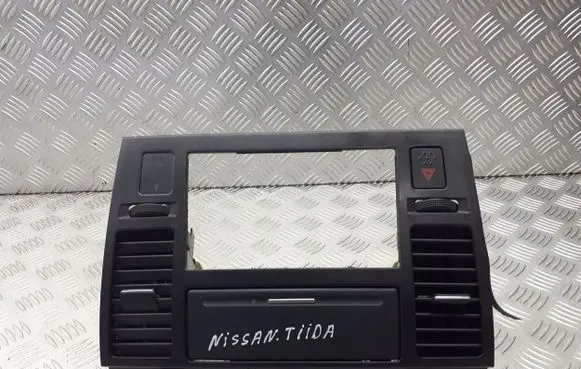 Nissan Tiida C11 Dashboard air vent grill cover trim 68260EM31A
